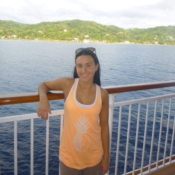 Meet your Posher, Jessica - Picture 1 of 1